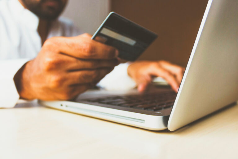 pagamenti online sicuri | truffe online | furto dati carta di credito